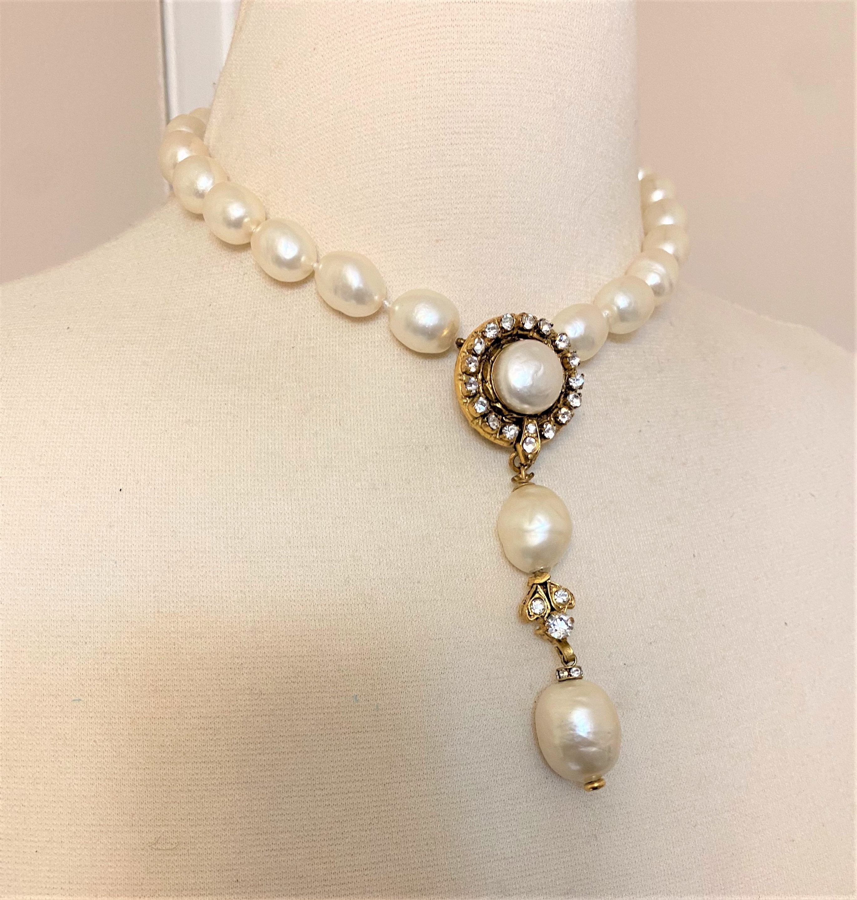 Chanel baroque pearl necklace best sale