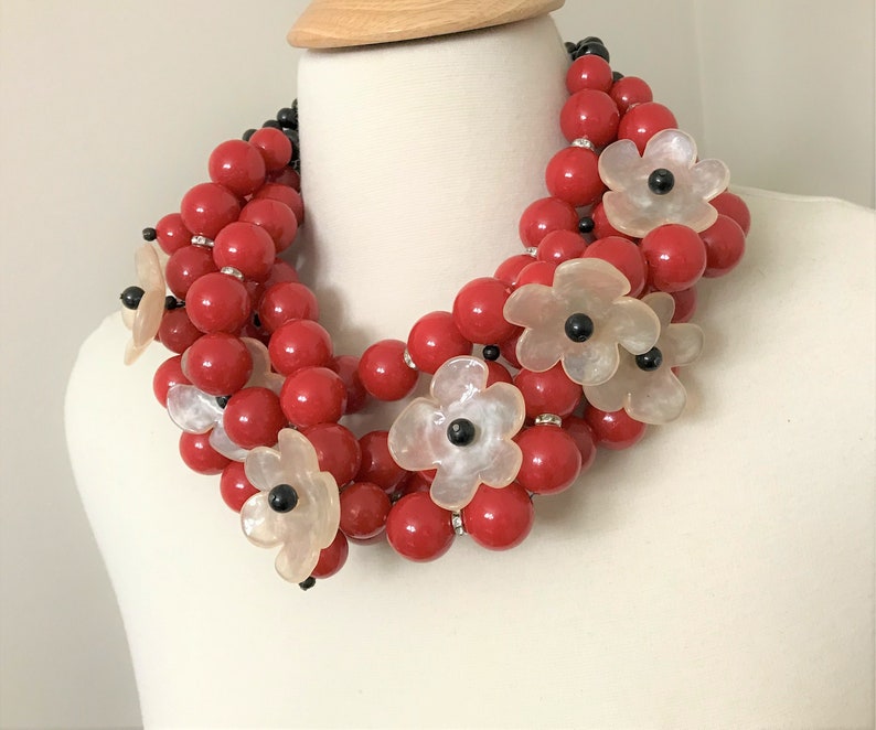 Fabulous Lucite Flowers /& Red Acrylic Beads Necklace In The Style of Angela Caputi