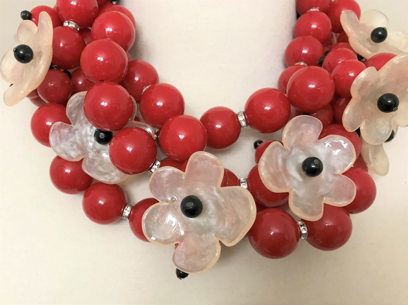 Fabulous Lucite Flowers /& Red Acrylic Beads Necklace In The Style of Angela Caputi