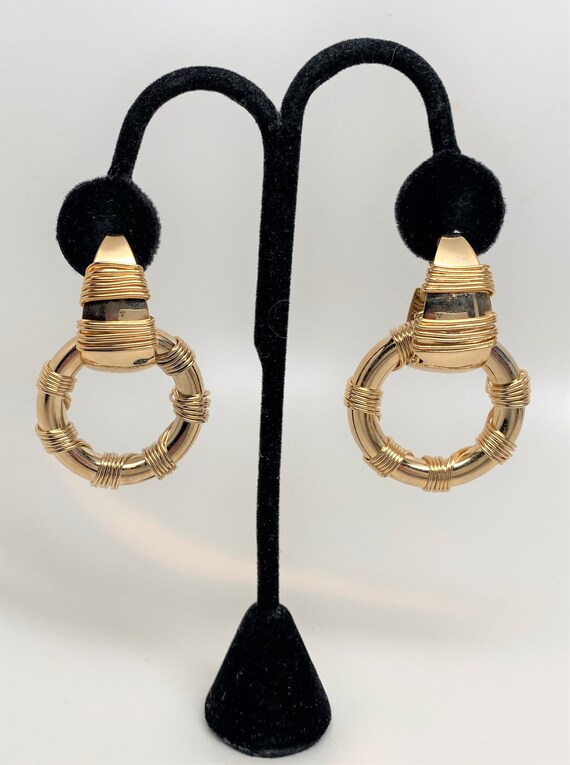 Stunning Vintage Gold Tone Dangle Clip On Earrings