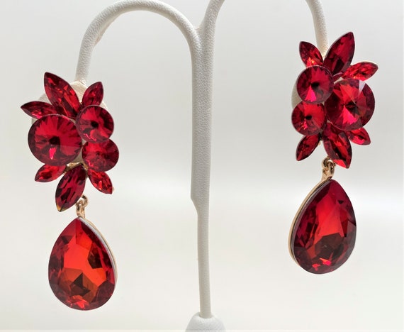 Stunning Ruby Red Rhinestone Dangle Earrings - image 9