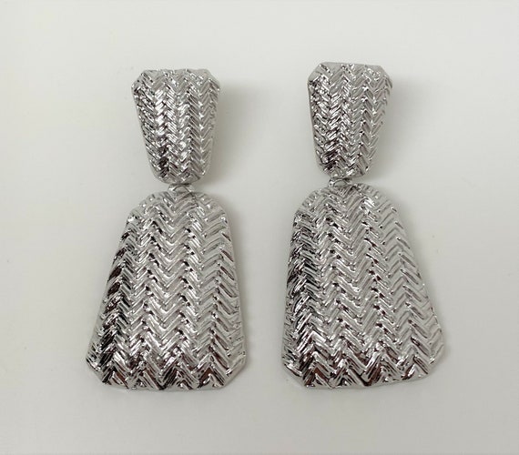 Silver Tone Texture Dangle Earrings - image 6