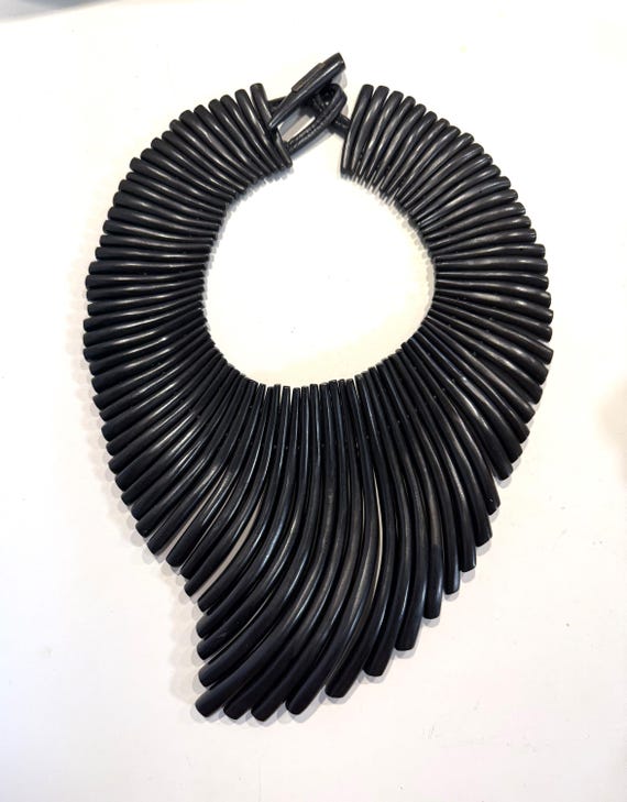 Stunning Gerda Lynggaard-Monies Ebony Wood The Wave Bib Necklace