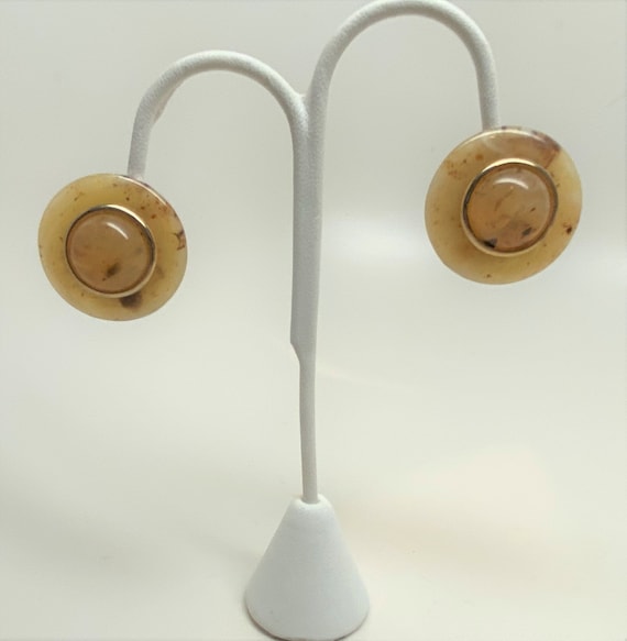 Vintage Beige Resin Clip On Earrings