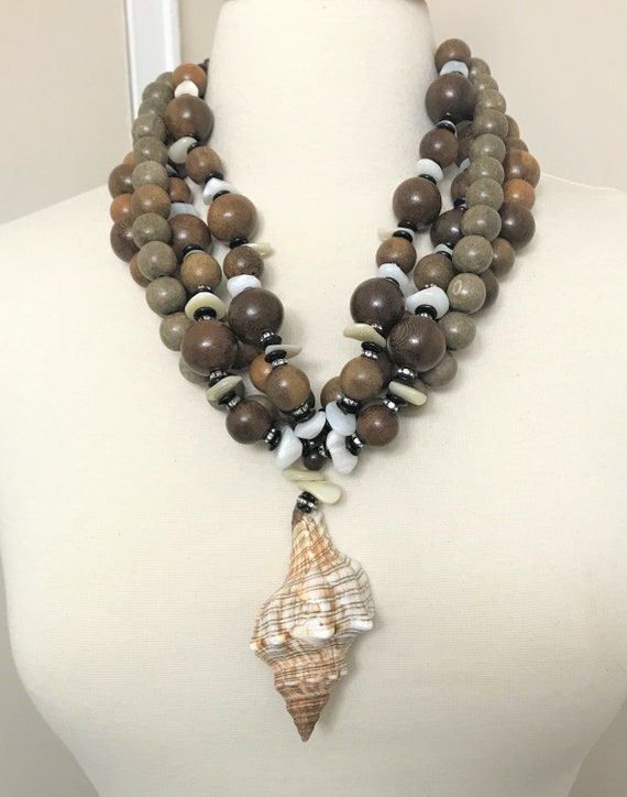 Gorgeous African Wood & Rhinestone Rondelles Large Seashell Necklace