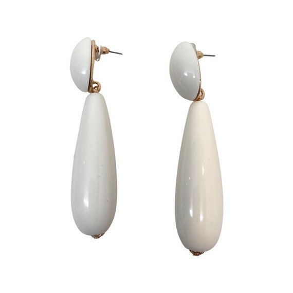 Stunning White Resin Dangle Pierced Earrings - image 2