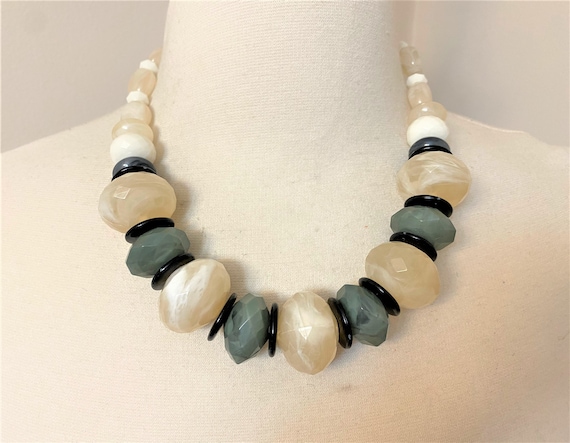 Vintage Off White, Gray & Black Faceted Acrylic Beads Necklace