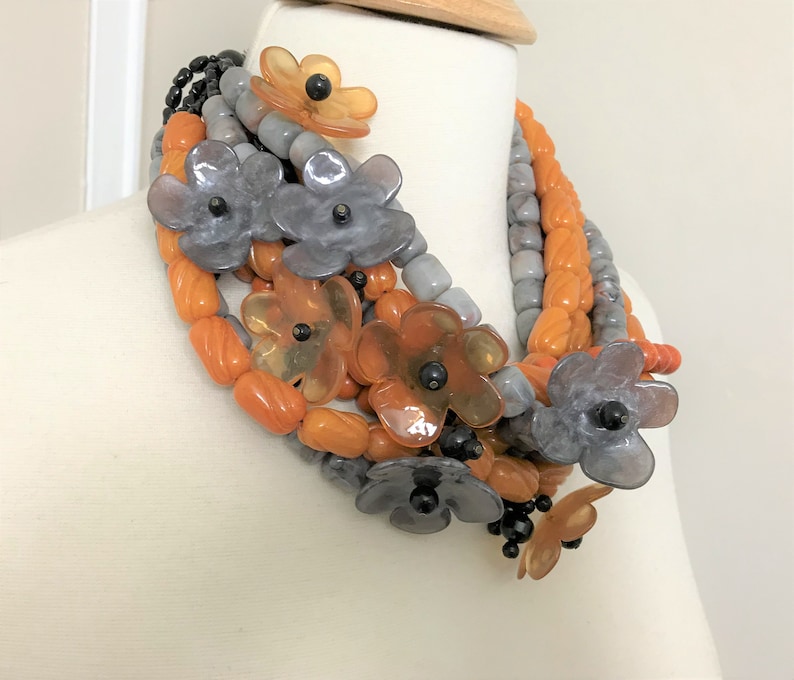 Fabulous Lucite Flowers Acrylic /& Wood Beads Necklace Angela Caputi