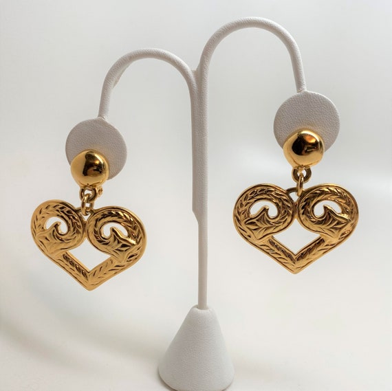 Stunning Vintage Gold Tone Heart Dangle Clip On Earrings