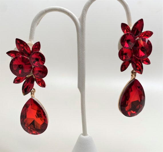 Stunning Ruby Red Rhinestone Dangle Earrings - image 7