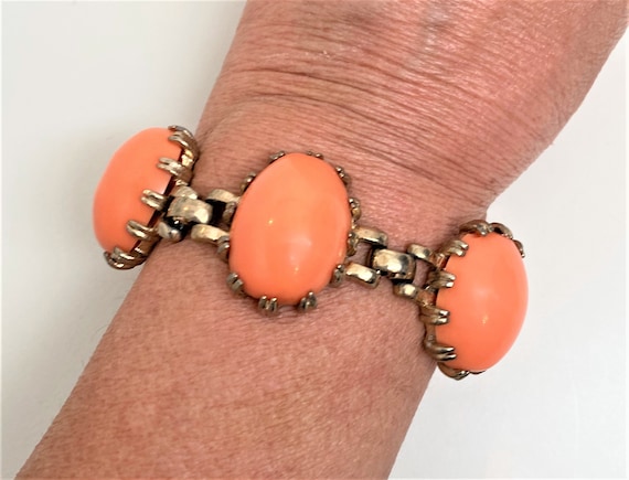Vintage Coral Color Resin Large Cabochons Bracelet
