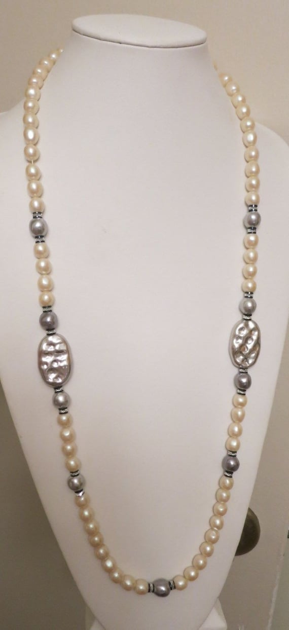 Spectacular Pauline Rader Two Tone Faux Baroque Pearl Glass Necklace 36”