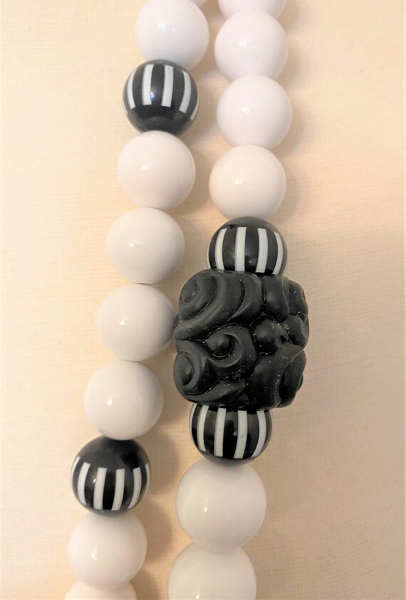 Collier Double Rangs Perles Blanches/Noires Et Billettes Métal Chrome - Occasion Vintage