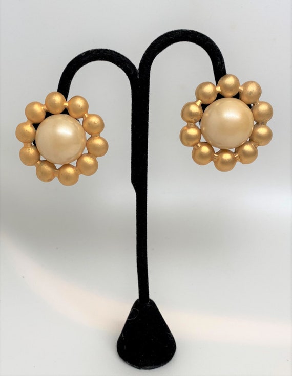 Vintage Satin Gold Tone & Large Cream Faux Pearl Cabochon Clip On Earrings
