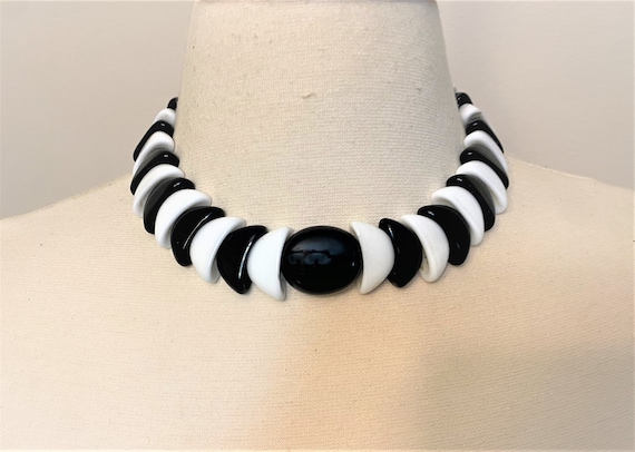 Vintage Black & White Glass Choker Necklace
