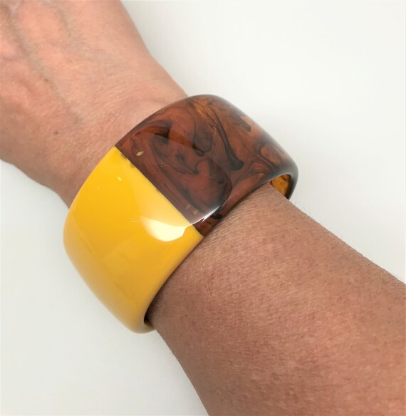 Spectacular Yellow, Brown Large Two Tone Resin & … - image 7