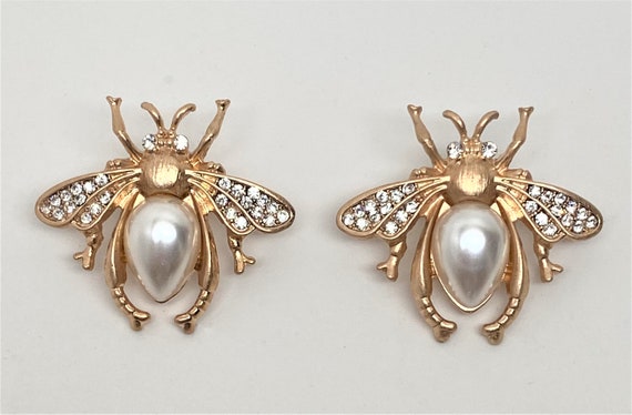 Stunning Rhinestones & Faux Pearl Bee Pierced Earrings