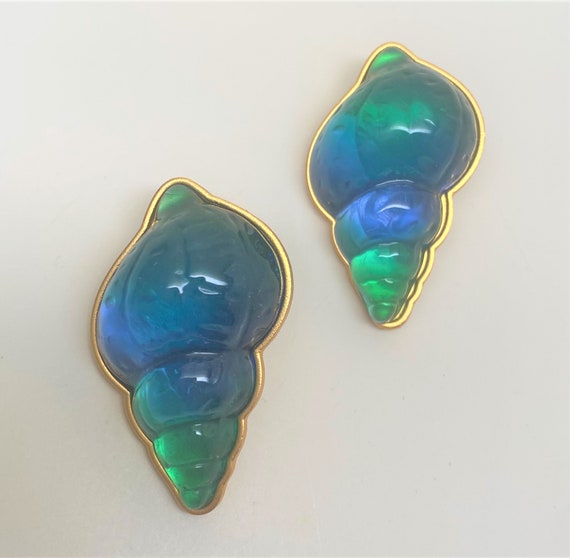 Gorgeous Blue & Green Resin Seashell Pierced Earrings