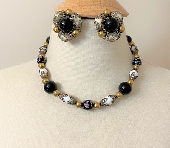 Stunning Vintage Necklace & Earrings Glass Set Un… - image 9