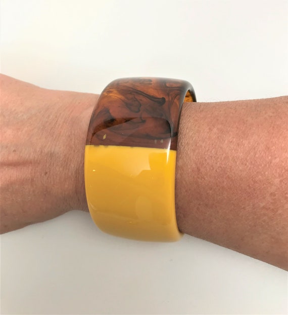 Spectacular Yellow, Brown Large Two Tone Resin & … - image 6