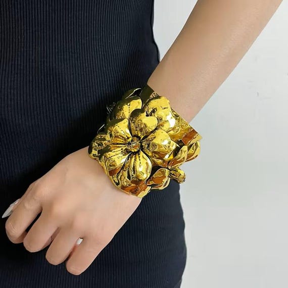 Gorgeous Flower Gold Tone Brass Cuff Bracelet