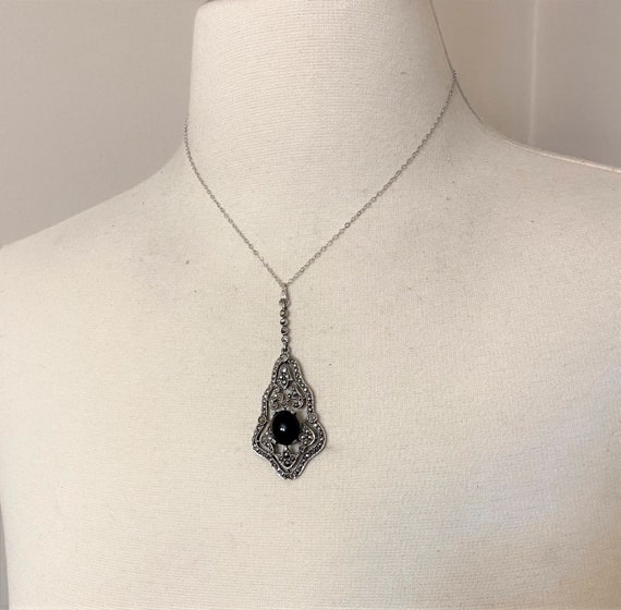 Vintage Sterling Silver Marcasite With Onyx Cabochon Pendant Necklace