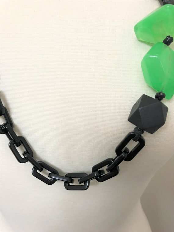 Gorgeous PONO Style Black & Green Resin Chain Lon… - image 9