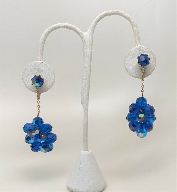 Vintage Gold Tone Blue Cluster Faceted Beads Clip on Dangle Earrings