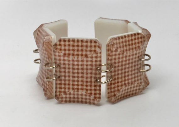 Beautiful Retro Mid Century Faceted Lucite Bracelet