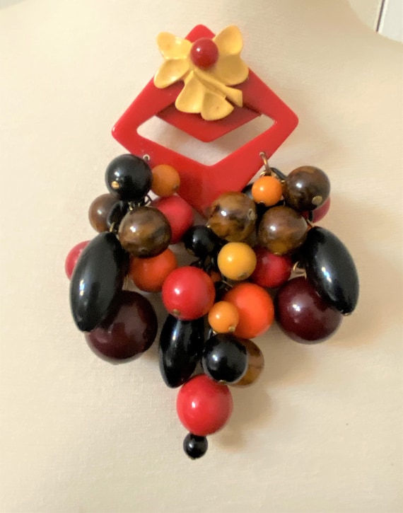 Vintage Bakelite and Plastic Dangle Bead Pin Brooch