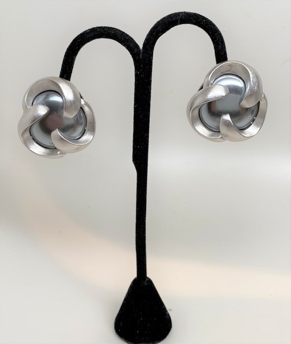 Stunning Vintage Silver Tone Clip On Earrings