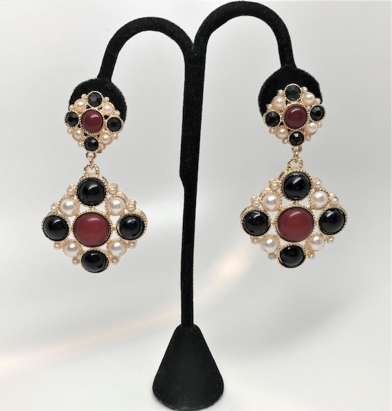 Gorgeous Black, Burgundy Faux Pear Cabochon Designer Clip On Earrings