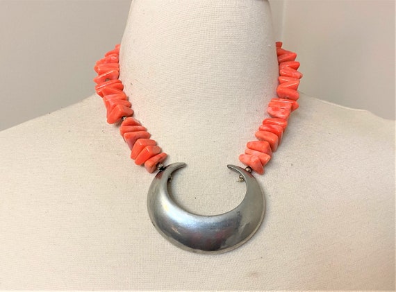 Designer Alexis Kirk Vintage Faux Coral And Pewter Bohemian Necklace