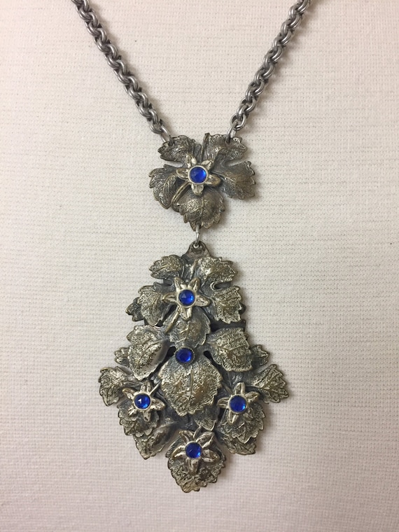 Vintage Art Nouveau Style Silver Tone & Blue Rhinestone Pendant Necklace