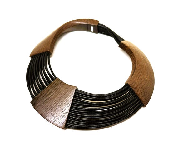 Exquisite Gerda Lynggaard Monies Wavy Wood & Leather Necklace