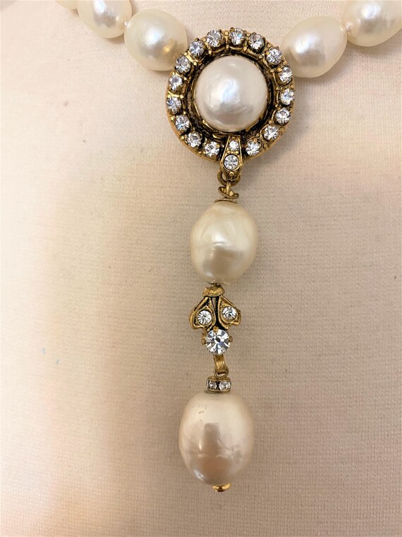 Vintage Authentic Chanel Faux Baroque Pearl & Cry… - image 6