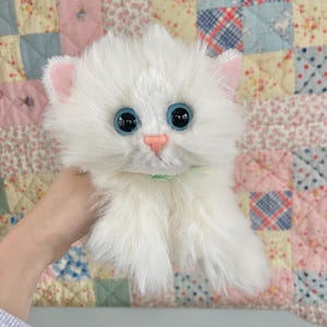 Vintage Rare Kitty Kitty Kittens Rare Snowball Satin Green Ribbon 1990