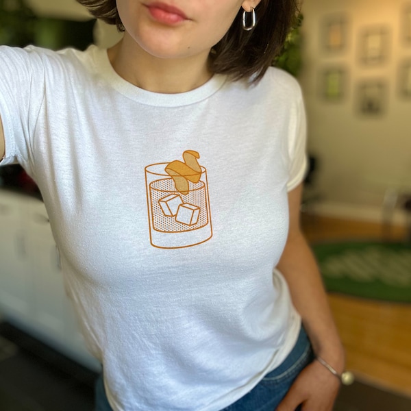 Old Fashioned T-Shirt Baby Tee | Aesthetic Bourbon Whiskey Cocktail Women's Shirt | Trendy Retro y2k 90s Vibes Cropped Pop Art Baby Tee