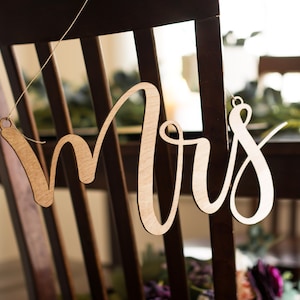 Mr and Mrs Signs- Wedding Chair Signs- Sweetheart Table Decor- Rustic Wedding Decor- Wedding Signs- Boho Wedding Decor- Reception Decor