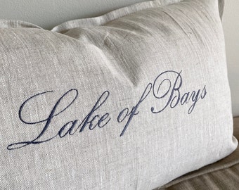 Almohada de cabaña personalizada, almohada de lino, regalo para regalo de anfitriona de cabaña, regalo de cabaña personalizado, almohada de lago, regalo de anfitriona, almohada de nombre