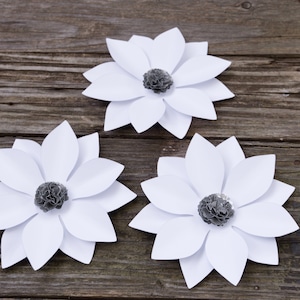 Set di fiori di carta bianca: matrimonio, cameretta dei bambini, decorazioni per la casa (confezione da 3)
