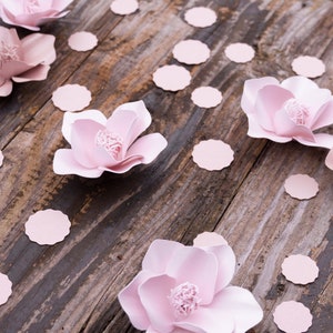 Bruiloft tafelbloemen, papieren magnolia's, kleine papieren bloemen, tafelstuk tafeldecoratie, bloembak toppers, tafelverspreiders, decor babyshower