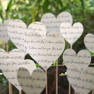 Cuori con testo personalizzato su bastoncini, decorazioni per navate nuziali, decorazioni a forma di cuore di carta, decorazioni con testo personalizzato, accessori per San Valentino, decorazioni "Save the Date"