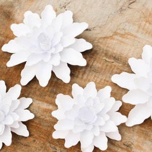 Kleine papieren bloemen, 3D-papieren bloemen, tafeldecoratie bruiloft, set van 10, bloemen voor de kinderkamer, plaatskaarthouders, vaktoppers