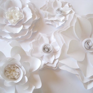 Fiori di carta bianchi, grandi fiori di carta, fiori per vivai, decorazioni da parete floreali, fiori di carta da parati, fondali di nozze di carta, centrotavola