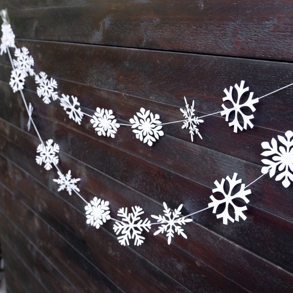 White Snowflake Garland, Paper Snowflake Banner, New Year Party Decor, Wonderland Backdrop, Holiday Hanging Ornaments