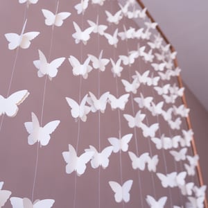 Ghirlanda di farfalle di carta avorio, sfondo per matrimonio sospeso, decorazione per baby shower a forma di farfalla