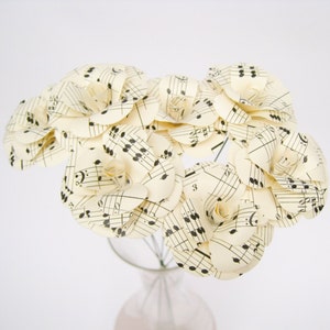 Rose di carta per matrimonio, fiori di carta con spartiti musicali, rose con note musicali, decorazioni per la tavola del matrimonio, regalo di compleanno, rose di carta musicali