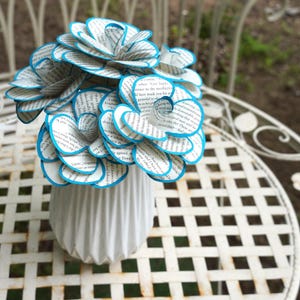 Book Page Flower Bouquet, Set of 6, Literary Centerpiece, Book Paper Roses, Alternative Wedding Bouquet, Gift for Bookworm or Librarian