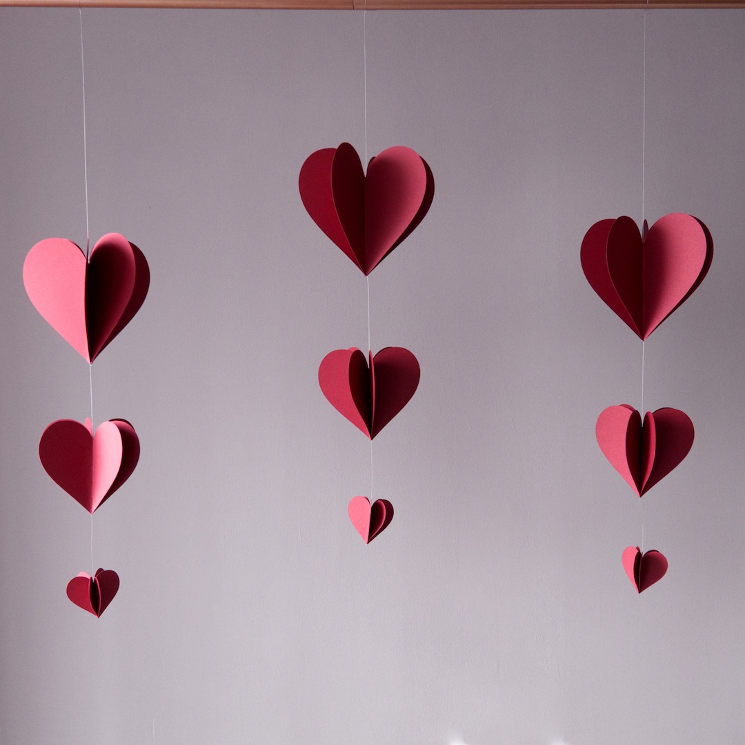 FROVOL Ghirlanda rossa a forma di cuore con LED con stringa di luce per San Valentino